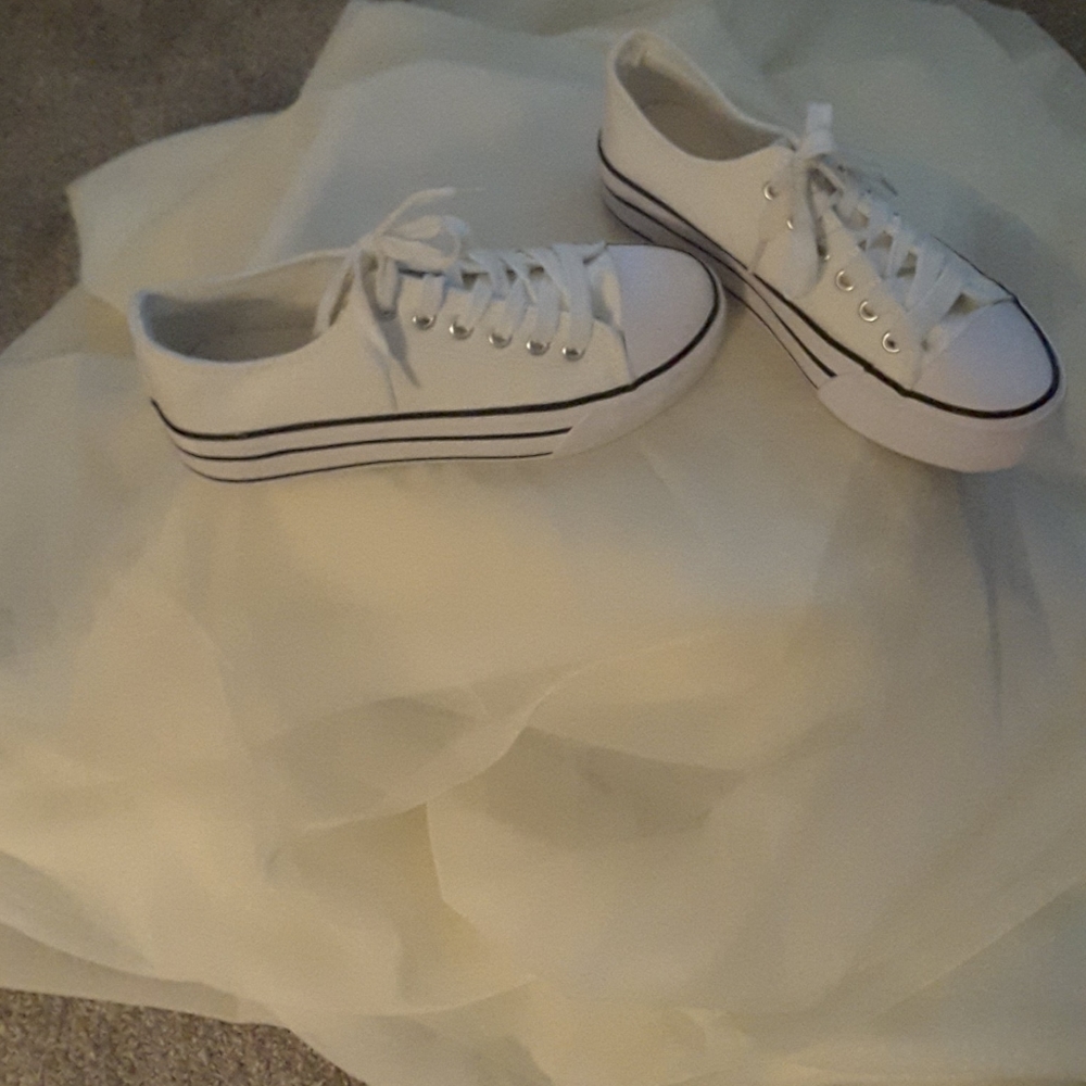Shoes - Picture 2 of 2
